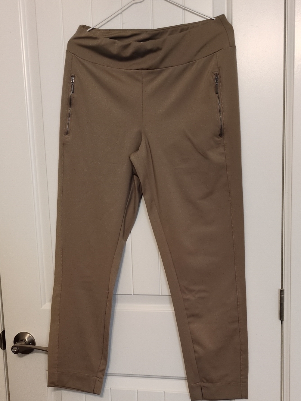 Women's Brown Pull-On Leggings with Side Zip Pockets